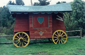 Wagon next to the raod
