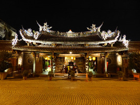 Ba'oan Temple at night