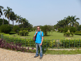 Ken in the grounds of the Victoria Memorial