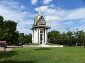 Choeung Ek memorial stupa