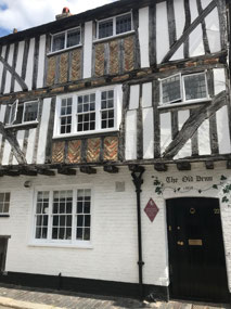 Cute pub in sandwich