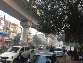 Street from hotel to Shroff Eye Centre