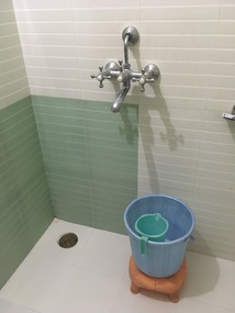Bath bucket