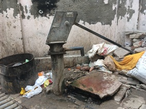 Hand water pump