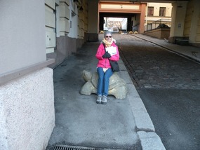 GWEN ON TORTOISE