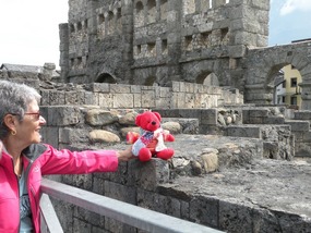 RED TED DISCOVERS RUINS OF ROMAN THEATRE
