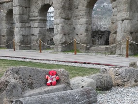 RED TED RESTS AT ROMAN THEATRE