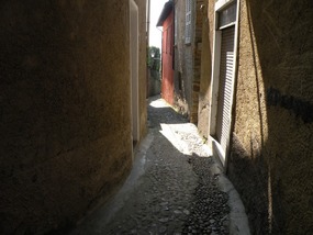 TRACK ON VIA VIGONI