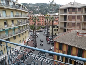 STREET CHAOS FROM APPARTMENTO DOGALI