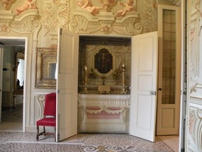 SMALL ALTAR IN BELVEDERE ROOM