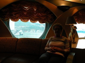 IN THE SAVANNA BAR