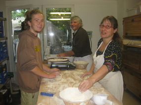 Théo, Philippe und Marie-Laure bei der Arbeit
