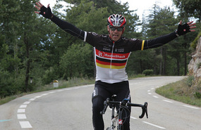 This is a piece of cake!  Go Deutschland!