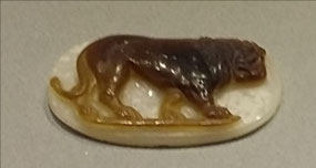 Today's lion - an agate cameo approx 3cm