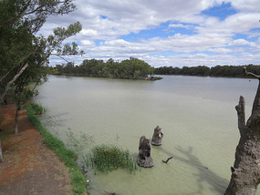 2 rivers meet