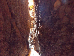Echidna chasm