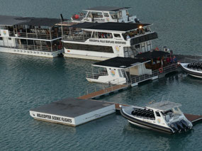 houseboat