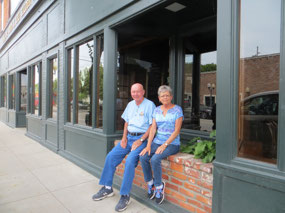 Stuart and Nola Davis