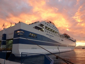 The ferry arrives in Naples at 6.30