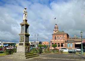 Traralgon post office ad war memorial