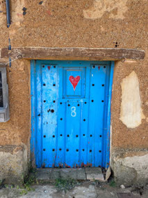 Cute door in Moratinos