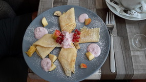 BEAUTIFUL BREAKFAST AT THE LITTLE CAFE