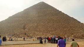 LOOK AT THOSE TINY PEOPLE NEXT TO THE PYRAMID