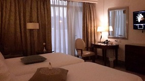OUR LUXURIOUS HOTEL ROOM