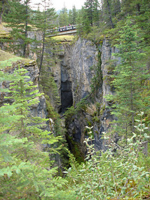 Start at 1st bridge of Maligne Canyon