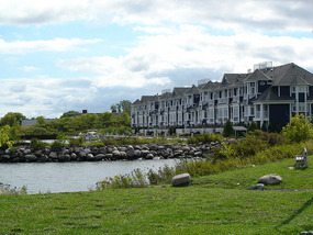 Homes on Mundy's Harbour