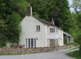 Pont Pill Farmhouse 