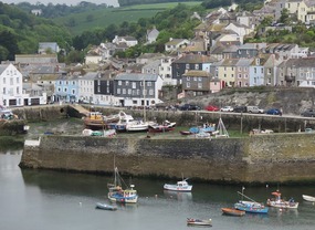 Inner harbour boats high & dry tides out