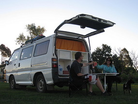 Van 8