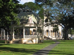 54-- approaching Iolani Palace