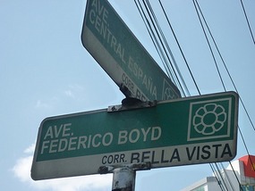 - there are few street signs in Panama City