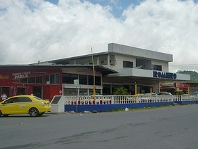 - Romero Supermarket in Volcán