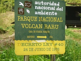 - sign for National Park