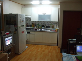 Apartment - Front Pan