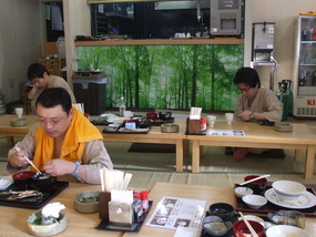 Tokyo Shinjuku Hotel - Wearing Kimonos