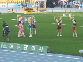 MC Poses to Camera