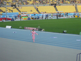 MC Sprints the Track