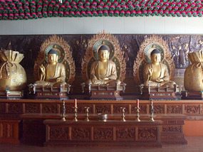 Buddhas with Gold Sacks