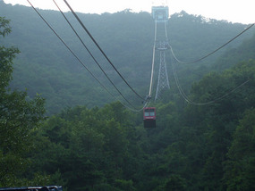 Cable Car Descends