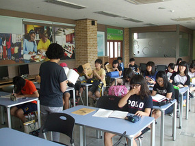 Kids in English Zone Room