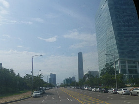 Driving thru Songdo