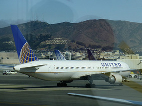 United Airlines Plane