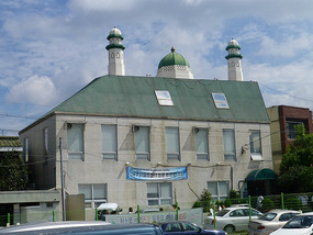 Daegu Mosque beside School