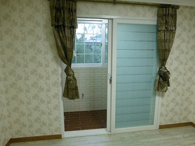 Sliding Doors to Laundry Room