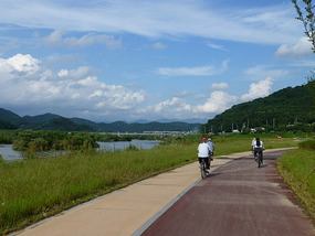 Bikers on Track