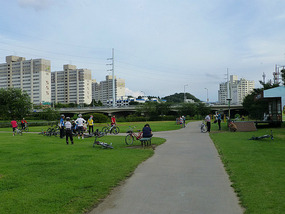 Start of Downtown Sincheon Pathway